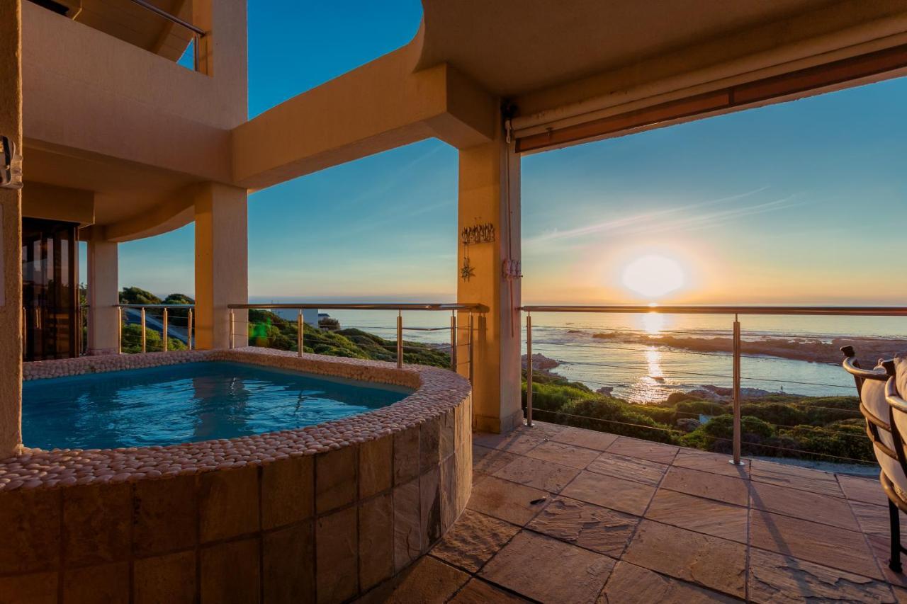 Apartamento Whale Waters Self Catering Gansbaai De Kelders Exterior foto