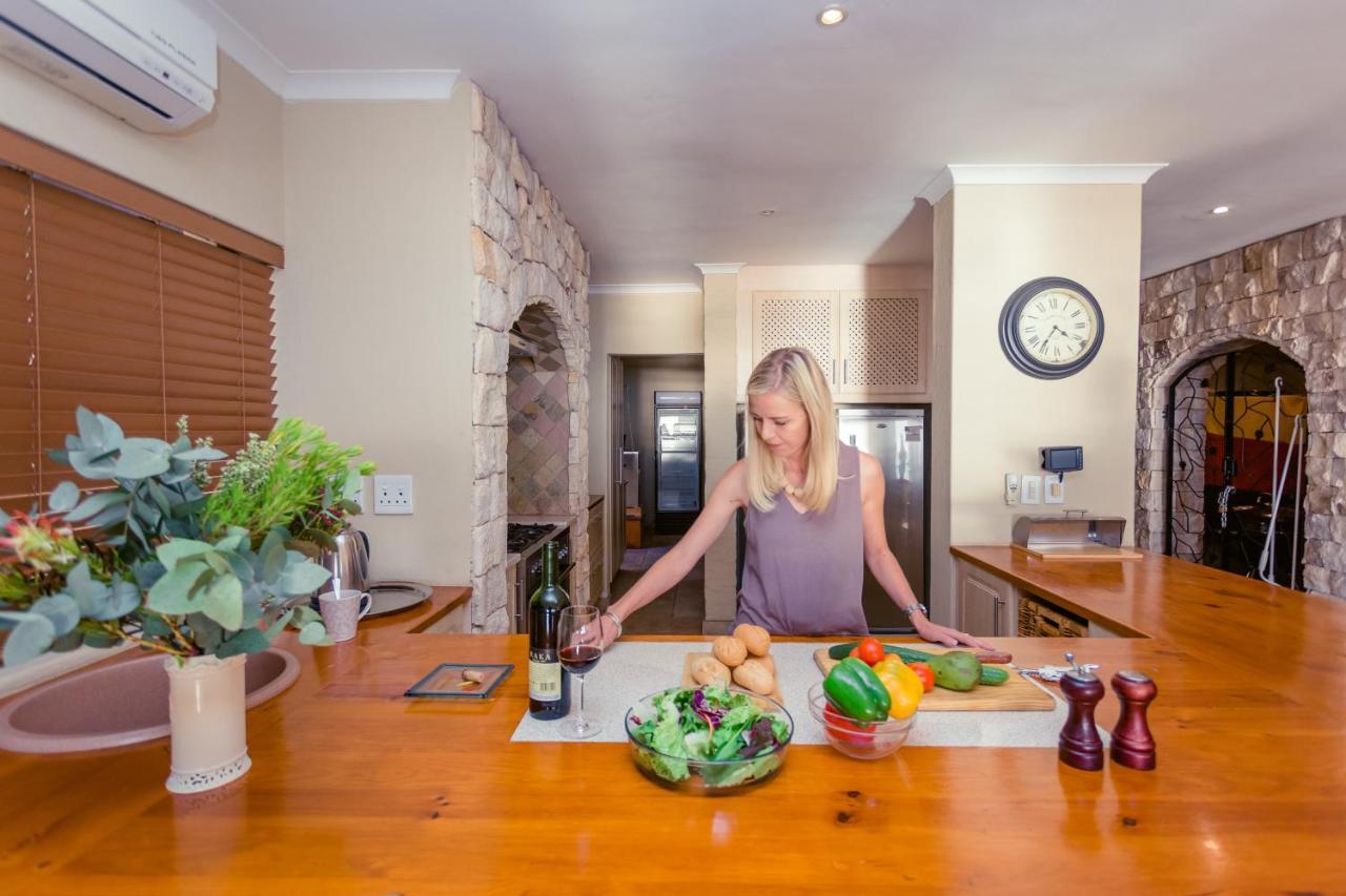 Apartamento Whale Waters Self Catering Gansbaai De Kelders Exterior foto