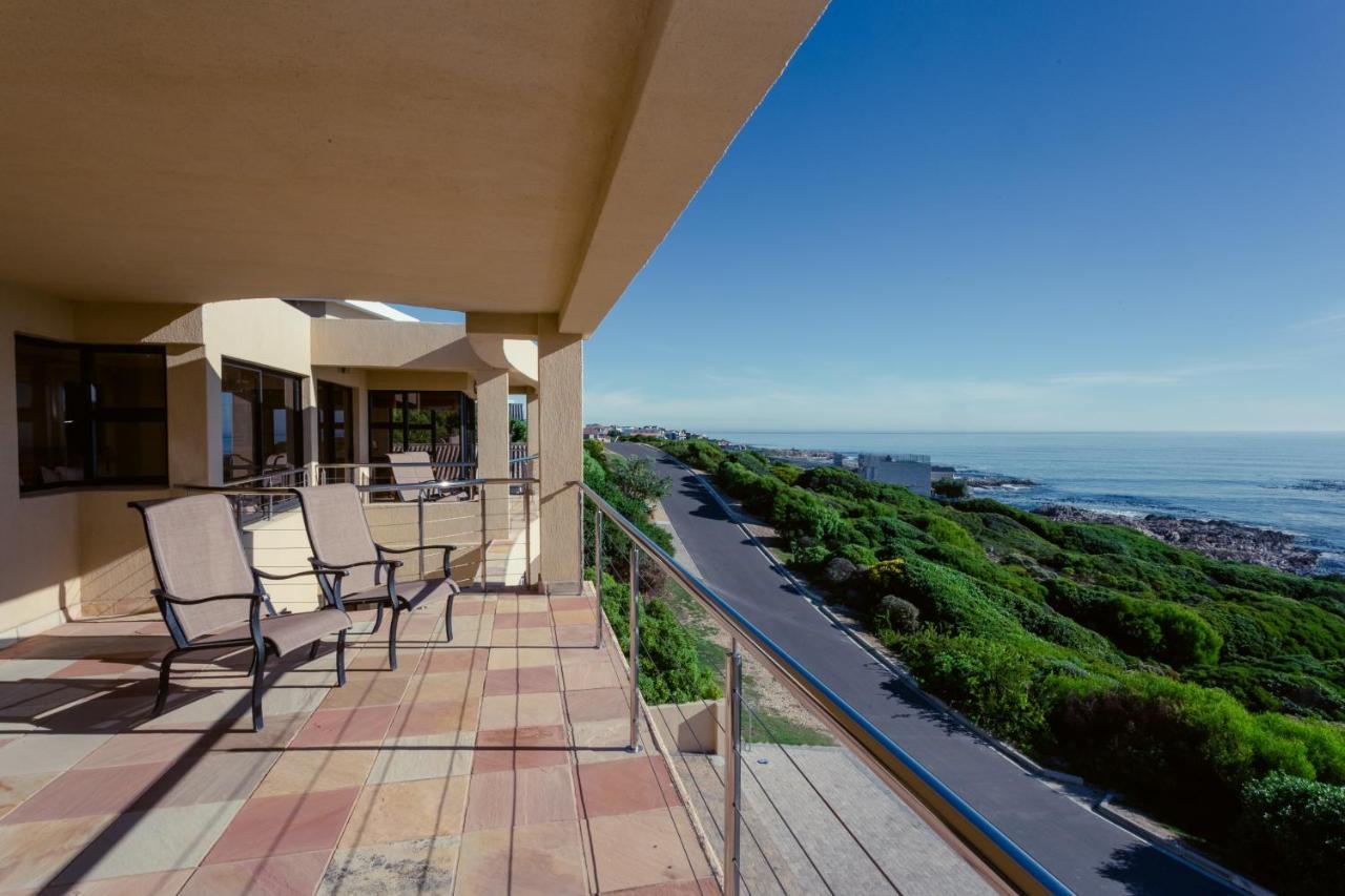 Apartamento Whale Waters Self Catering Gansbaai De Kelders Exterior foto