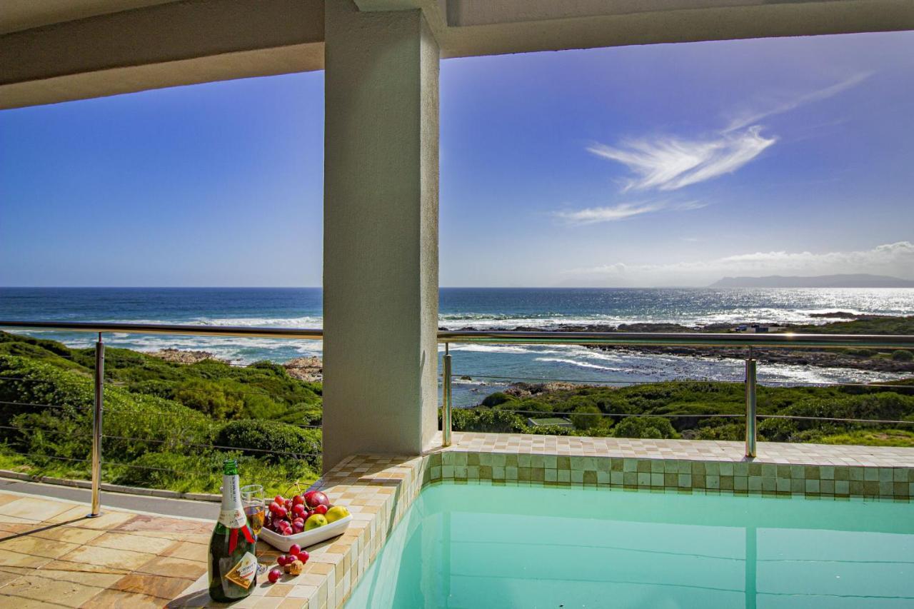 Apartamento Whale Waters Self Catering Gansbaai De Kelders Exterior foto